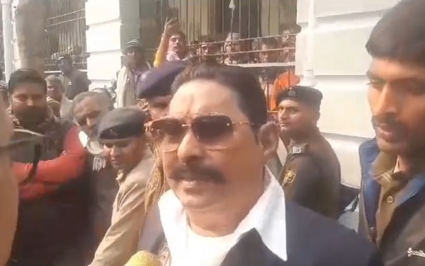 बाहुबली पूर्व विधायक अनंत सिंह ने कोर्ट में किया सरेंडर