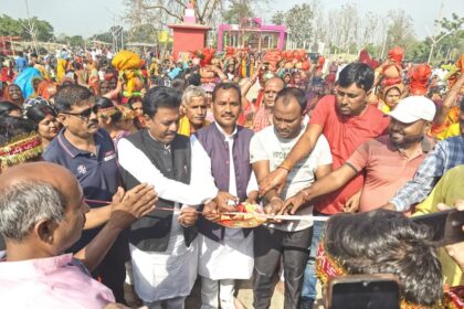 चैत नवरात्र दुर्गा पूजनोत्सव को लेकर निकाली गई भव्य कलश शोभायात्रा