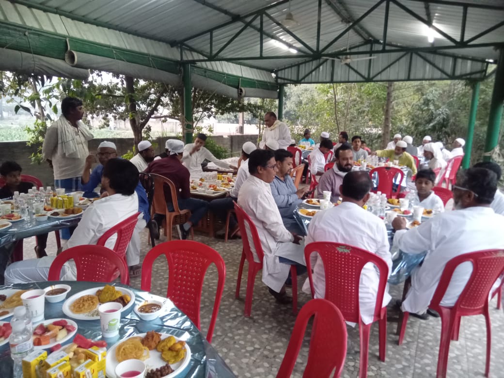 राजद नेता फैजुर रहमान फैज के निवास पर आयोजित दावते-इफ्तार