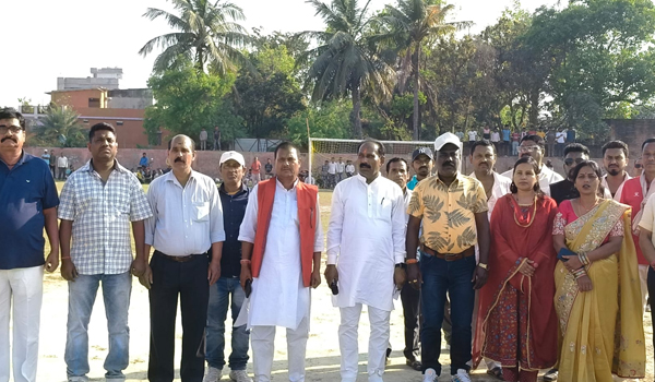 जयनगर में आयोजित राज्य स्तरीय फुटबॉल प्रतियोगिता मैच के तीसरे दिन मैच बराबरी पर छूटा