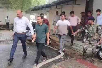 झारखंड शराब घोटाले में ACB की बड़ी कार्रवाई, हिरासत में लिये गये आईएएस विनय चौबे