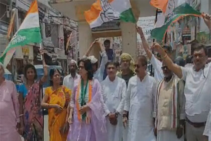 पटना में नाबालिग की मौत, मुजफ्फरपुर में सड़क जाम कर कांग्रेस ने किया प्रदर्शन