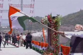 पीएम मोदी ने चिनाब ब्रिज का किया उद्घाटन, कटरा-श्रीनगर वंदे भारत ट्रेन को भी हरी झंडी दिखाएं