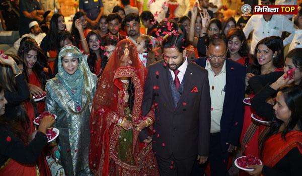 प्रसिद्ध शिक्षक खान सर की पत्नी पहली बार लाल घूंघट और लहंगे में आईं नजर