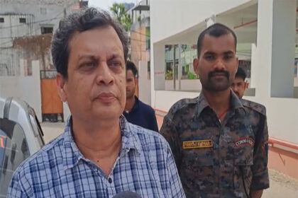मुजफ्फरपुर में उत्पाद विभाग की बड़ी कार्रवाई, लग्जरी कार से 33 कार्टून शराब बरामद