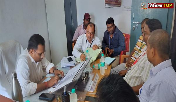 अलीनगर प्रखंड कार्यालय में प्रखंड स्तरीय बैंकर्स समिति की हुई बैठक