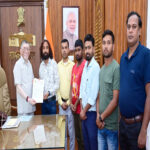 फार्मेसी काउंसिल में गड़बड़झाला...देवेंद्र नाथ महतो ने किया राज्यपाल से मुलाकात