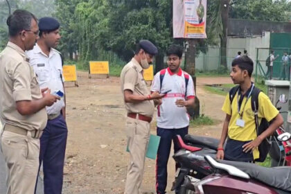 बोकारो में चलाया गया सघन ट्रैफिक चेकिंग अभियान