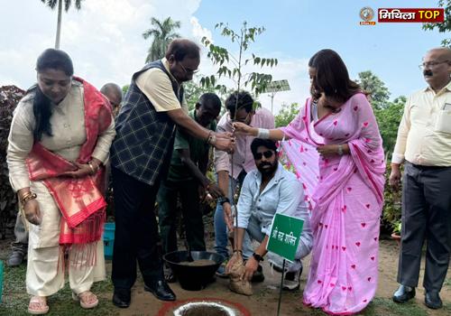 फिल्म "रुद्र शक्ति" की टीम ने वन महोत्सव 2025 में हिस्सा लिया