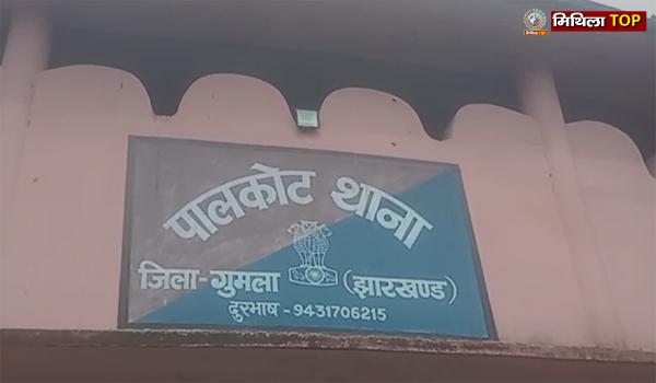 पालकोट में डिवाइडर से टकराई बाइक, तीन युवकों की गई जान
