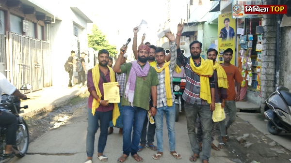 Darbhanga News: दरभंगा में बदहाल व्यवस्था पर भड़की जनता, यात्रा में रखी अपनी समस्याएं