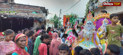 Darbhanga News: अलीनगर में धूमधाम से संपन्न हुआ विश्वकर्मा पूजा का विसर्जन