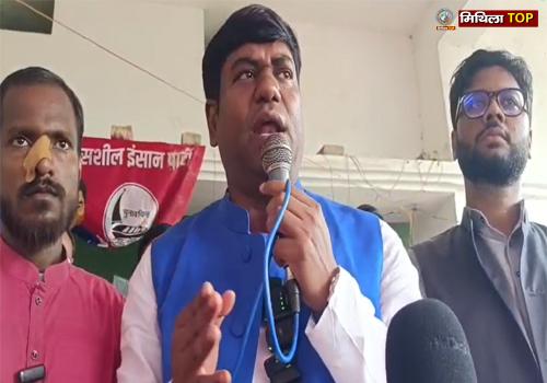 मुकेश सहनी यूट्यूबर दिलीप सहनी से मिलने उनके घर पहुंचे
