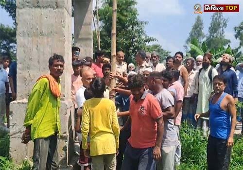 मुजफ्फरपुर में धार्मिक झंडा हटाने को लेकर दो समुदायों के बीच तनाव, मौके पर पहुंची पुलिस