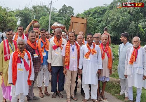 सनहपुर बुजुर्ग पंचायत में निकाली गई भव्य कलश शोभा यात्रा