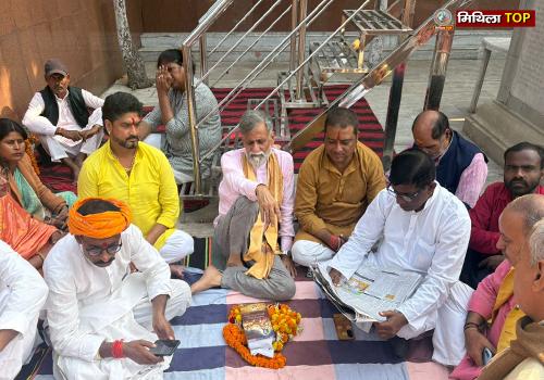 दरभंगा में आर.के. मिश्रा का धरना बना जनआंदोलन, मिथिला के सम्मान के खिलाफ एकजुट हुई जनता