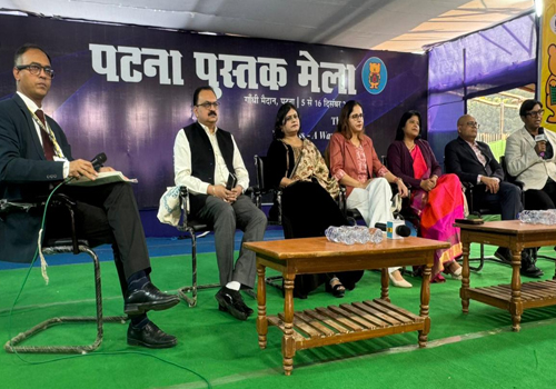 Patna Book Fair: पटना बुक फेयर में “बुजुर्गों का स्वास्थ्य” पर हेल्थ डायलॉग, मानसिक मजबूती और लाइफस्टाइल बदलाव पर ज़ोर