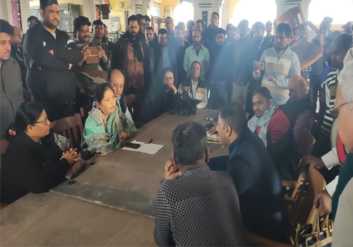 दरभंगा कोर्ट आदेश के बाद मचा हंगामा, मिथिला यूनिवर्सिटी के संगीत विभाग को खाली कराने पहुंचा प्रशासन