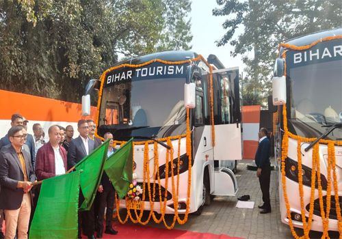 अब लक्जरी के साथ कैरावैन में टूरिस्ट करेंगे बिहार सैर