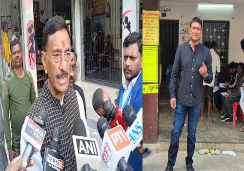 नगर निगम चुनाव के लिए वोटिंग शुरू...JSCAअध्यक्ष और रक्षा राज्य मंत्री संजय सेठ ने डाला वोट