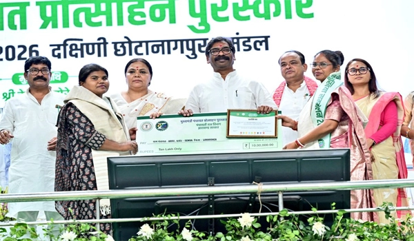 मुख्यमंत्री हेमन्त सोरेन ने उत्कृष्ट पंचायतों को किया सम्मानित, कही बड़ी बातें