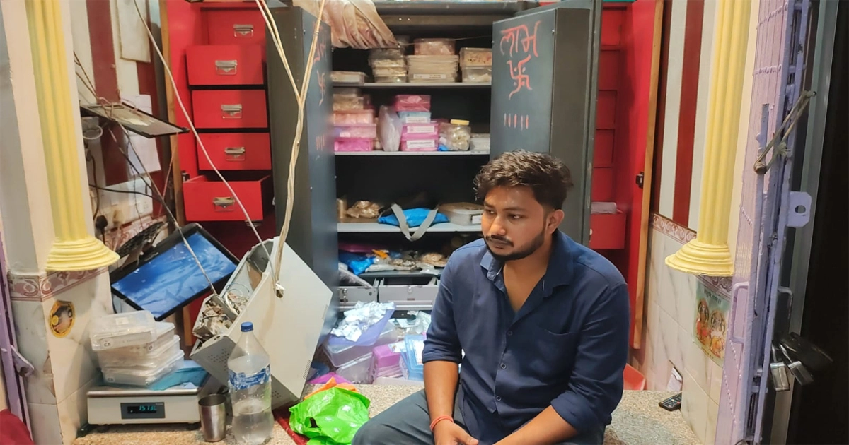 Darbhanga Loot: दरभंगा में दिनदहाड़े 2 करोड़ की लूट! ‘प्रेम ज्वेलर्स’ पर बंदूक की नोक पर वार