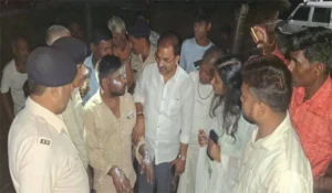 Alinagar Fire News: अलीनगर में आग का कहर, 2 परिवार बर्बाद, लापरवाही पर फूटा गुस्सा