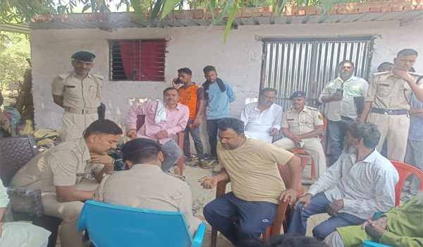 सिमरी में टेलर मास्टर की चाकू मारकर हत्या, बचाने आए दो लोग भी घायल