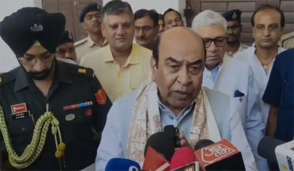 दरभंगा संस्कृत विश्वविद्यालय पहुंचे राज्यपाल अता हसनैन, सीनेट की बैठक में लिया हिस्सा