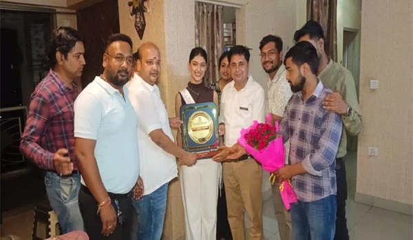 Miss India Jharkhand 2026 बनीं श्रेया अग्रवाल, पदाधिकारियों ने दी बधाई