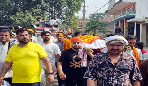 पोते-पोतियों ने दादी को दी शाही विदाई, बिहार में चर्चा का विषय