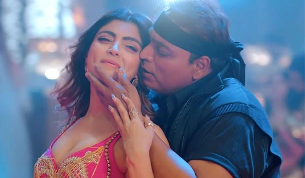 Mahi ve song ने जीता सबका दिल, Akanksha Puri की जोड़ी ने मचाया धमाल!