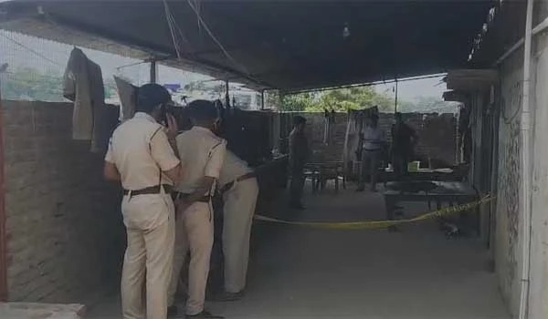 Darbhanga Murder Case: पति बना हैवान, पत्नी समेत तीन मासूमों को उतारा मौत के घाट