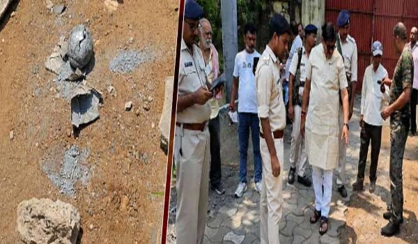 Dhanbad Breaking: धनबाद में वाहन सर्विस सेंटर के बाहर मिला संदिग्ध बम