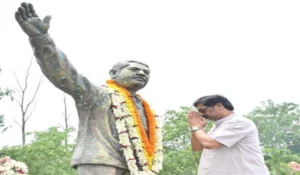 दुर्गा सोरेन की पुण्यतिथि पर भावुक हुए हेमंत सोरेन, कहा- झारखंड आंदोलन के सच्चे नायक थे