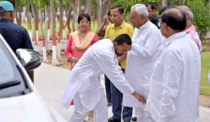 ‘सद्भाव यात्रा’ पर निकले निशांत कुमार, पिता नीतीश कुमार का लिया आशीर्वाद