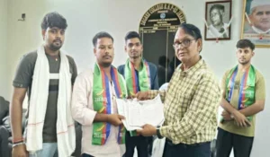 Degree College Jamadoba में फूटा छात्रों का गुस्सा, नहीं सुधरे हालात, तो होगा उग्र आंदोलन