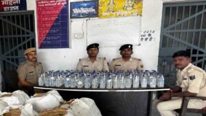 Alinagar News: Crackdown on liquor smugglers in Bihar, Nepali liquor worth lakhs seized