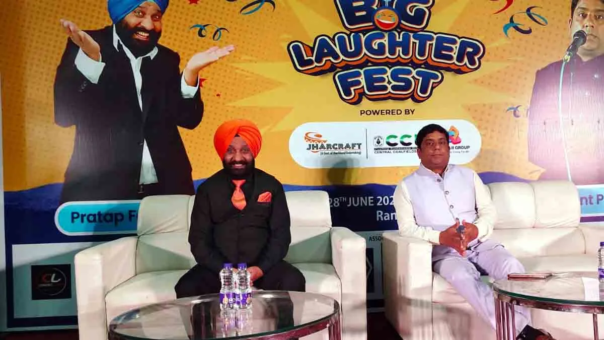 Big Laughter Fest was organised in a grand manner, Pratap Faujdar and Hemant Pandey enthralled the audience.
