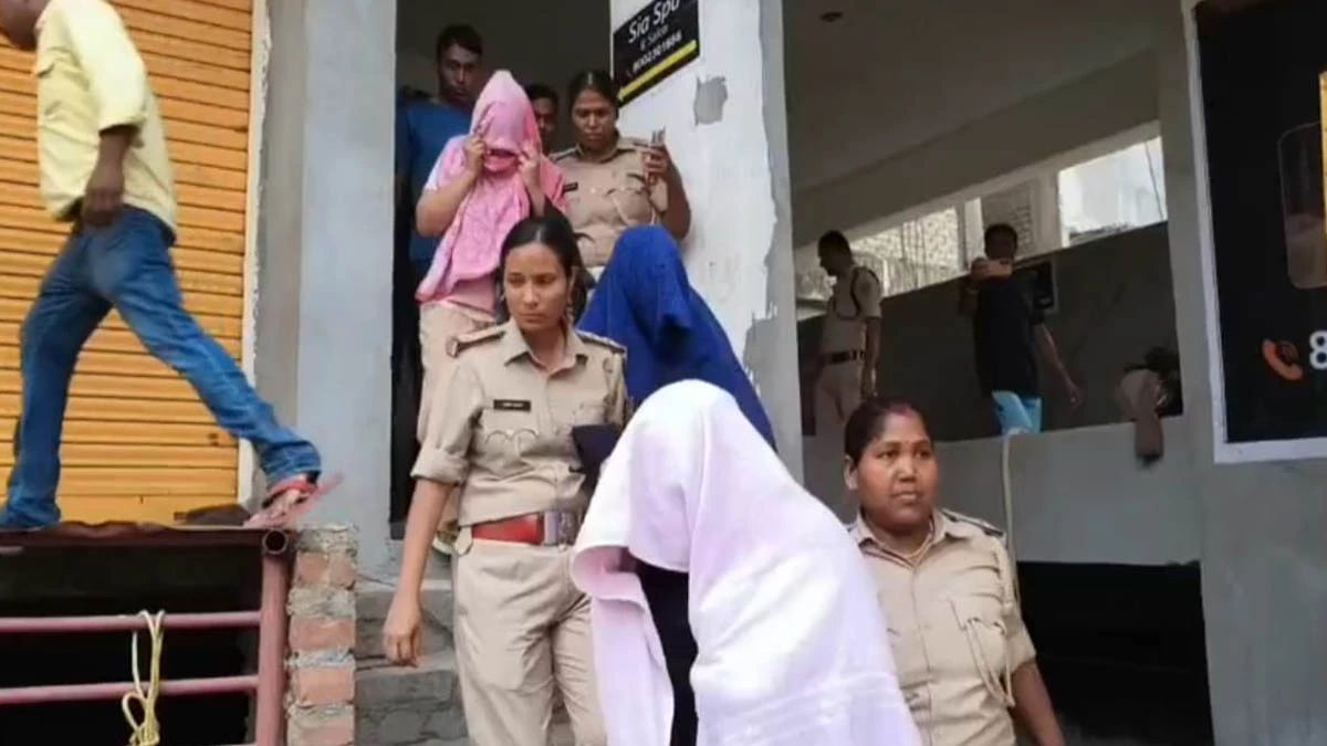 Spa Raid in Darbhanga: Several young men and women detained from Siya Spa Salon in Darbhanga.