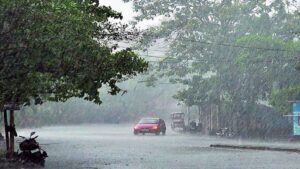 Bihar Weather Today: Torrential rain expected in these districts; warning issued.