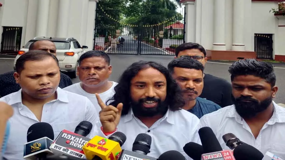 JPSC 14th PT Result Controversy: Devendra Nath Mahto submits memorandum to the Governor.