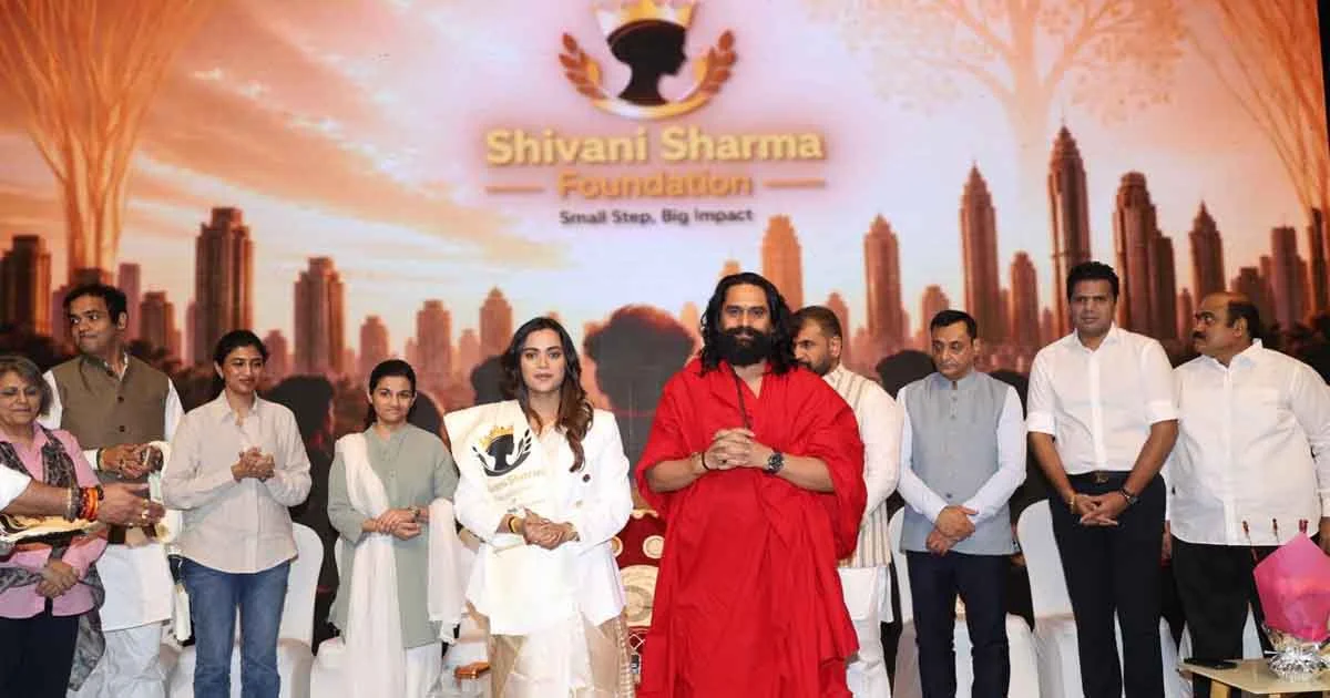 शिवानी शर्मा ने की ShivaniSharma Foundation की शुरुआत, मुंबई में 50 बच्चों को मिला लैपटॉप, अब रांची की बारी