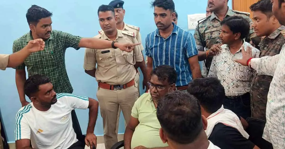 Barwadda Thana: जयराम महतो के सामने बरवाअड्डा थाना में जमकर मारपीट