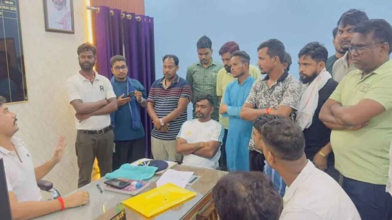 Barwadda Police: जयराम महतो पर जातिसूचक टिप्पणी और लूट का आरोप, दोनों पर FIR