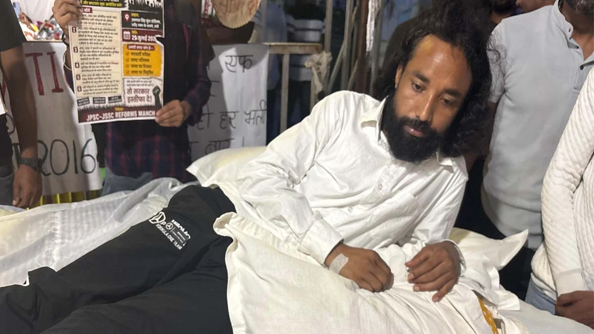 JPSC JSSC Protest: Devendranath Mahto begins hunger strike; Congress extends support.