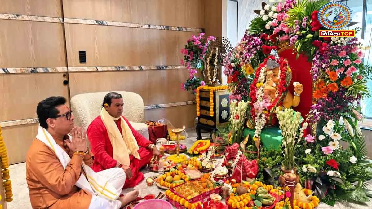 Ganesh Puja Kolkata: कुलदीप माइती द्वारा आयोजित गणेश पूजा में उमड़ा आस्था का सैलाब